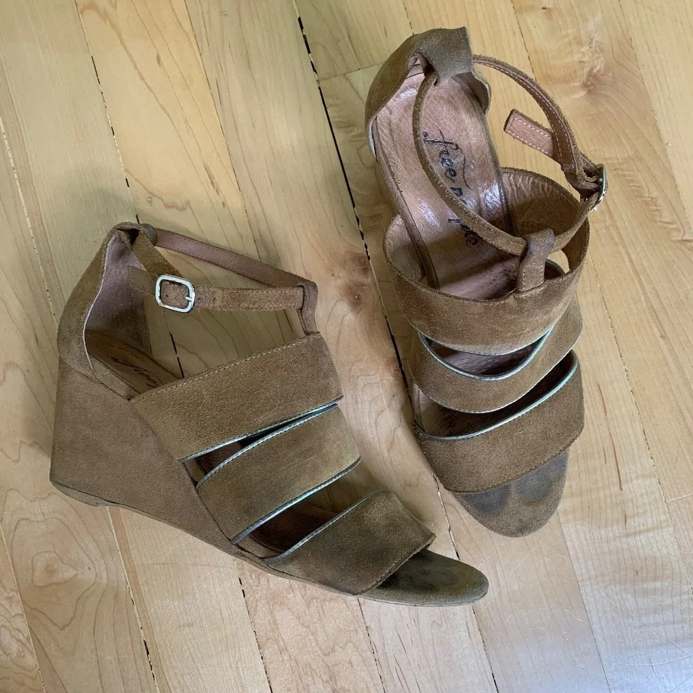 Last Chance👀 Free People Tan Leather Wedge 2.5in Heels Size 6.5